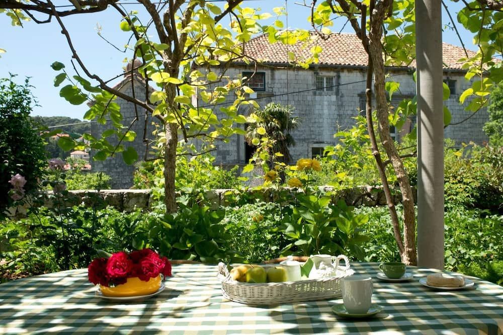 Twin bed room, 500 year old guesthouse with pool - Dubrovnik - Patio