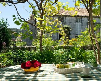 Twin bed room, 500 year old guesthouse with pool - Dubrovnik - Patio