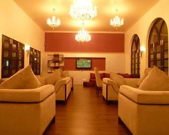 Silver Sands Hideaway - Candolim - Sala de estar