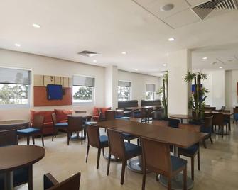 One Puebla Finsa - Cuautlancingo - Habitación