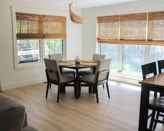 River’s Edge Retreat – A Cozy Home for Families & Friends - Fryeburg - Spisestue
