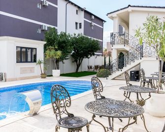 Grant Boutique Hotel - Арад