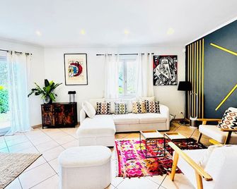 Villa In Chens Sur Leman - Thonon-les-Bains - Sala de estar