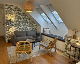 Halmstad Gårdshotell - Halmstad - Olohuone