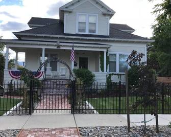 Professional Extended Stay Efficiency Studio Beautifully Remodeled Historic Home - Reno - Edificio