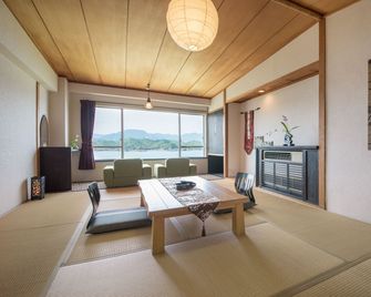 Hana Irodori no Yado Kayuu - Taiji