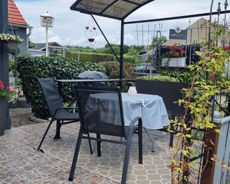 Ferienwohnung/app. für 4 Gäste mit 68m² in Gunzenhausen - Gunzenhausen - Innenhof