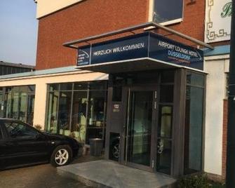 Airport Lounge Hotel Düsseldorf - Düsseldorf - Edificio