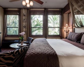 Designer Decorated Palm Beach Hotel New - Palm Beach