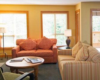 Dec Special for Ski in Ski out - 1 Bedroom Fully Furnished - Whistler - Sala de estar