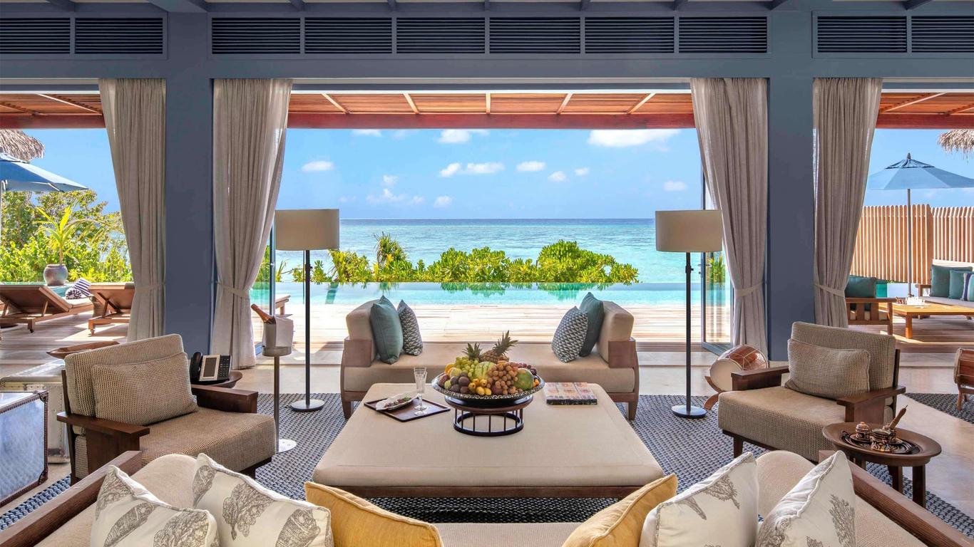 رافليس مالديفز ميرادهو ريزورت