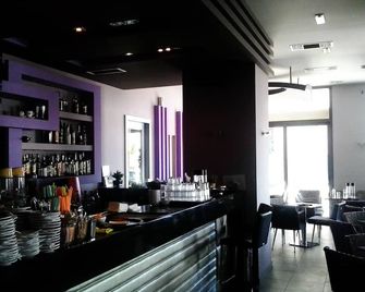 Hotel Kipseli - וולוס - בר