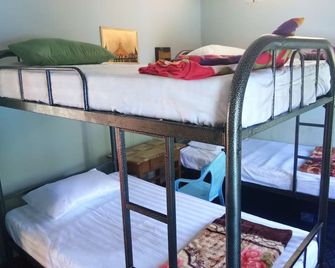 Lux Pillow Hostel - באגאן - חדר שינה