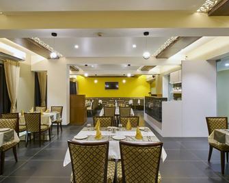 Hotel 3 Leaves - Kolhāpur - Restaurant