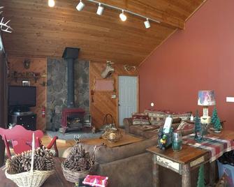 Private Country Chalet With Great Winter Views - Fleischmanns - Sufragerie