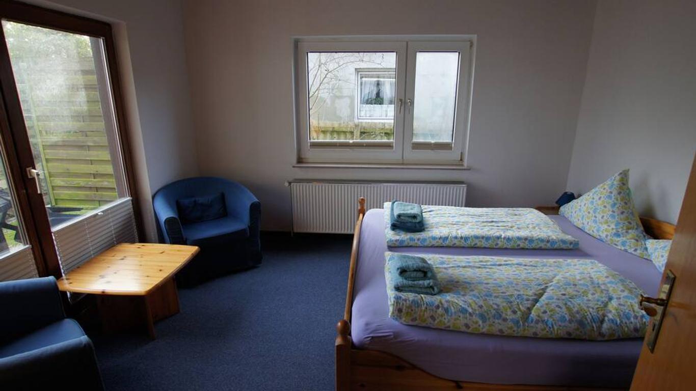 Hotel Dorfkrug Büsum - günstige Altbauzimmer Am Oland