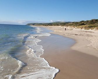 Seagrass Villas 2, Romantic Getaway with spa. - Normanville - Beach