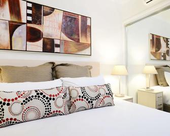 Oaks Moranbah Suites - Moranbah - Bedroom
