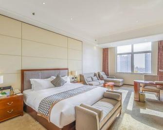 Bohai International Hotel - Cangzhou - Bedroom