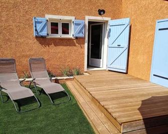 Studio mezzanine, jardin et jacuzzi - Lorgues - Patio