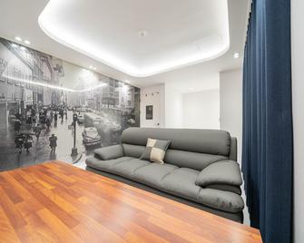 Gildong Mari - Seoul - Living room