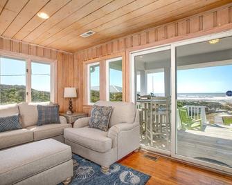 Duneside 6 Bedroom Home by RedAwning - Pine Knoll Shores - Living room
