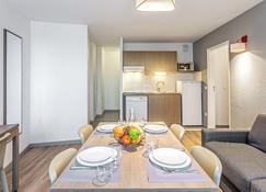 Appart'City Confort Amiens Gare - Amiens - Dining room