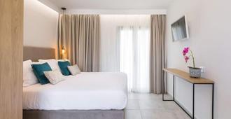 V Luxury Suites - Perama - Bedroom