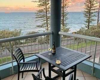 Sea Point Ocean Apartments - Caloundra - Balcony