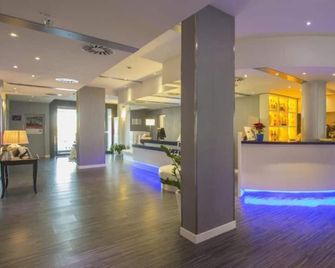 Holiday Inn Express Rome - East - רומא - לובי