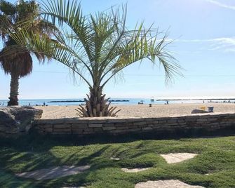 4 Bedrooms with private bathrooms in Madinat Qaboos at City Center - Muscat - Beach