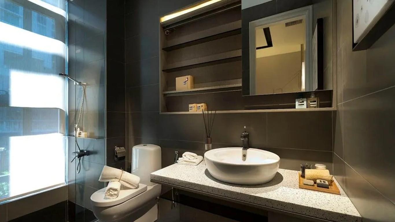 Expressionz Professional Suites by Ben