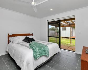 Virtue Haven - Whatuwhiwhi Holiday Home - Karikari Peninsula - Bedroom
