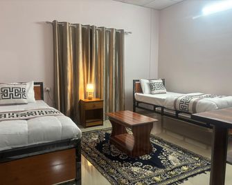 Ghrihaloy Luxury Guest House - Jorhāt - Habitación