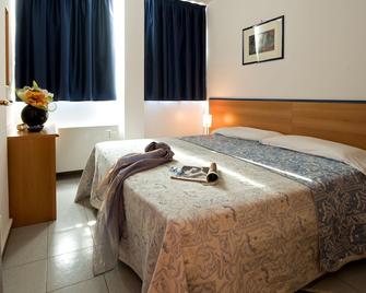 Hotel Nuova Mestre - Venedig - Schlafzimmer