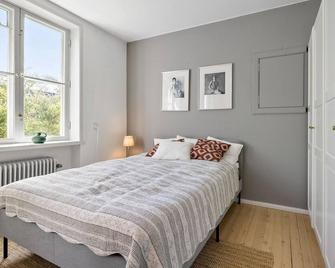Beautiful Home In Odense M With Wifi - Odense - Habitación