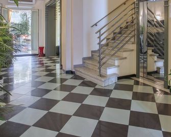 Hotel Tirrenia - Viareggio - Portaat