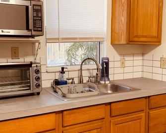The Studio on 8th, Entire guest suite in Wauchula Florida ! - Wauchula - Cocina