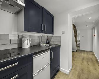 Upper Rock Brighton - Guest House - Brighton - Kitchen