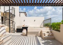 Exclusive Paramar VE Penthouse in Tulum by Lockey Best for Walking to Commercial Zone in Aldea Zama - Tulum - Balcony