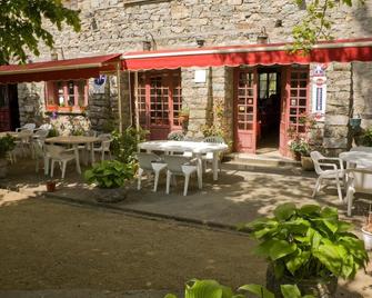 Hôtel - Pub Le Petit Bosquet - Venaco - Patio