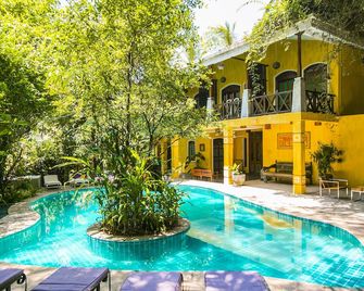 Thambapanni Retreat - גאלה - בריכה