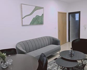 Stay Cosmo City Suites - Nicòsia - Sala