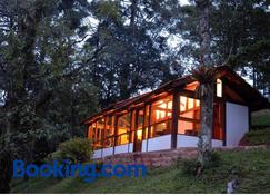 Pousada Casa Bonita - Visconde de Maua - Edificio