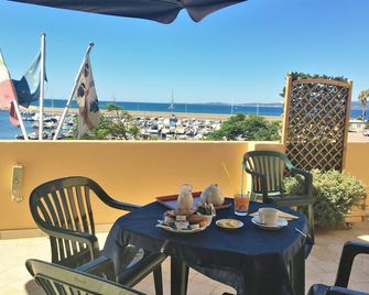 Hotel Don Pedro - Portoscuso - Balkon