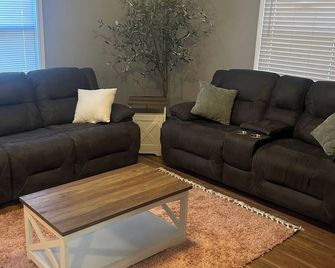 Cozy Dyersville Home Near Feild of Dreams - Dyersville - Sala de estar