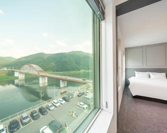 Hotel Maru Danyang Branch - Condado de Danyang - Balcón