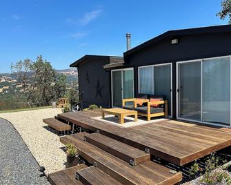 Breathtaking vineyard views on private estate - Cloverdale - Binnenhof