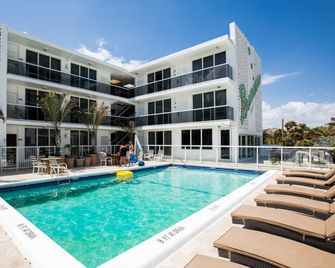Premiere Hotel - Fort Lauderdale - Pool