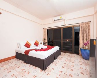 Baan Kamala Backpacker - Kamala - Sovrum